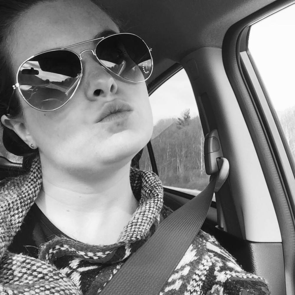 Meet your Posher, Caitlin